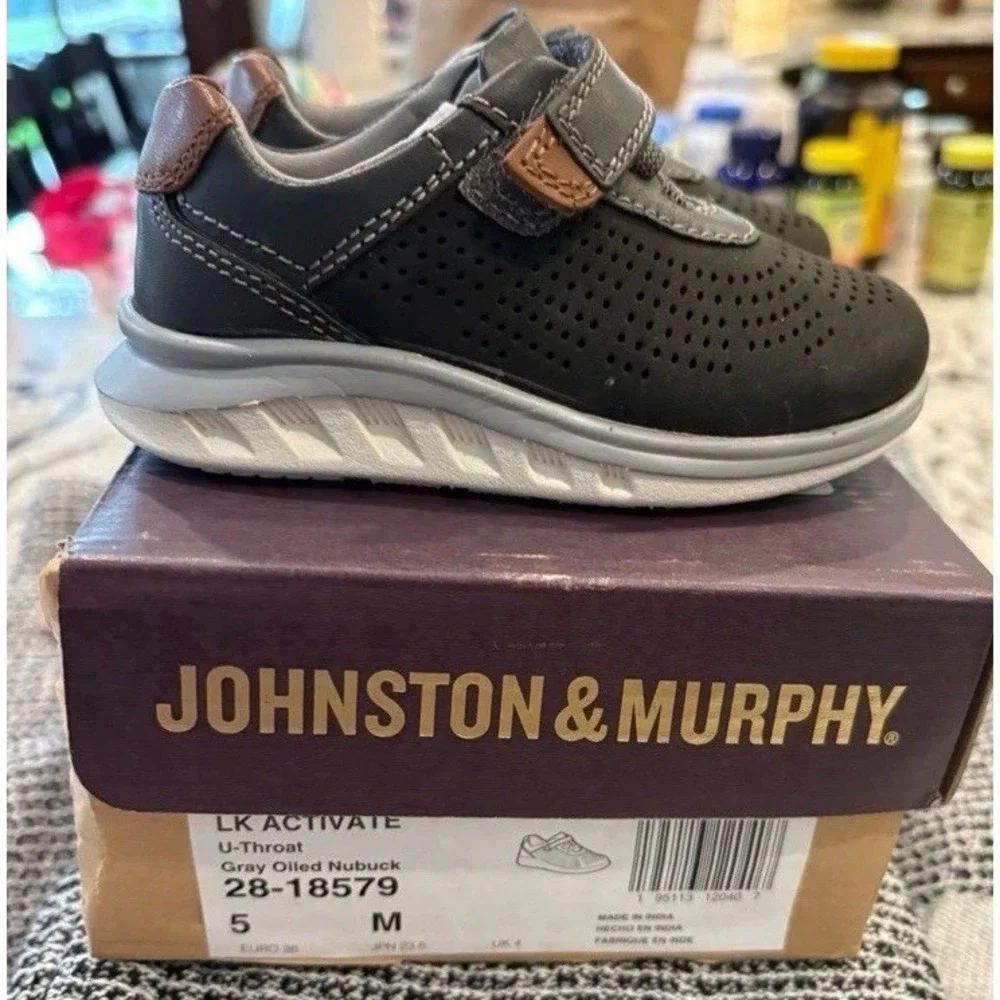 NEW boys size 5 Johnston and Murphy boy's (toddler/little kid) activate U throat